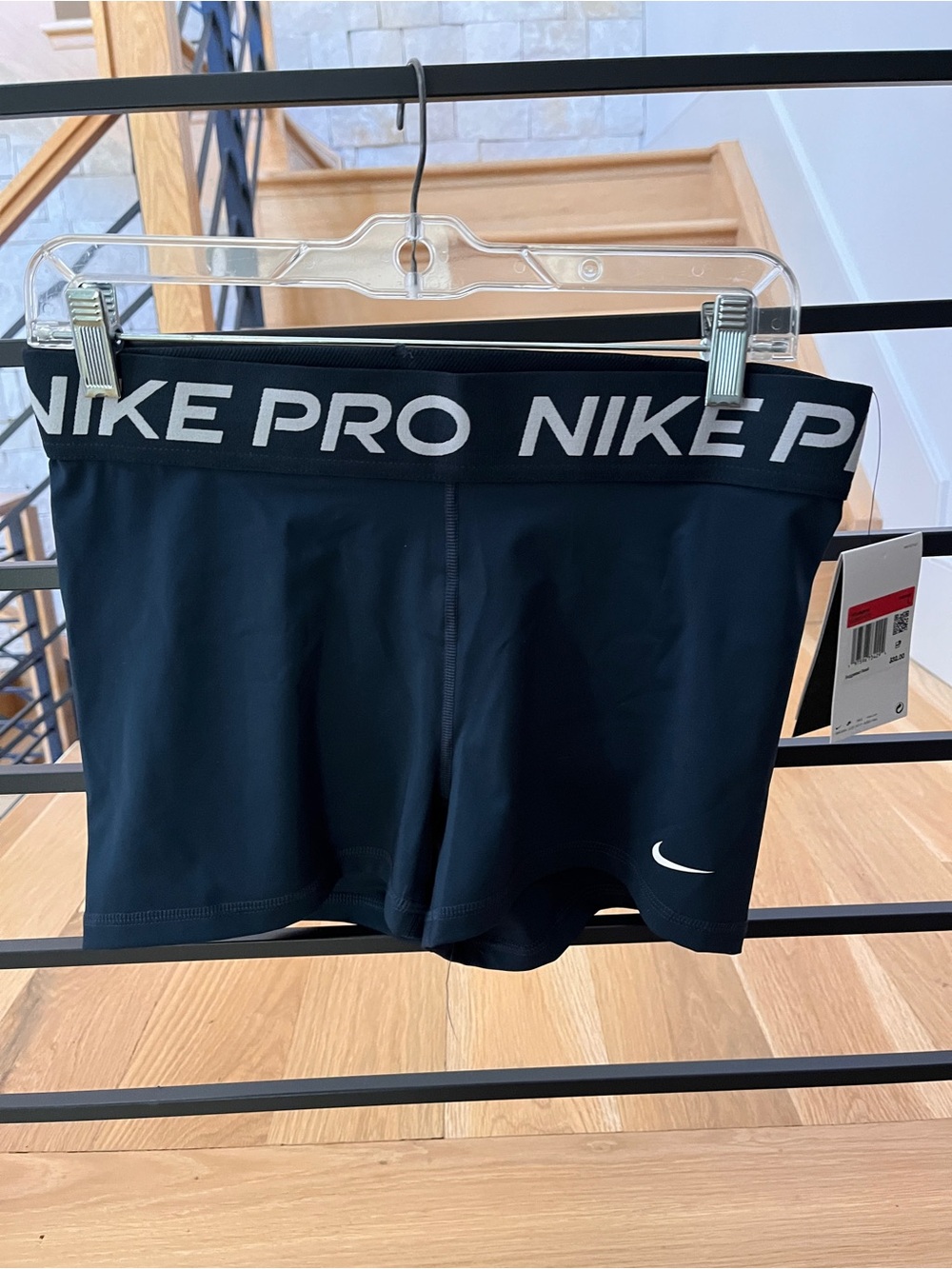 NWT Nike Womens bike / workout shorts. Large, deep green